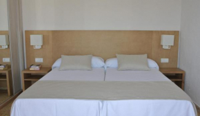 Гостиница Apartamentos El Moro  Сан-Антонио-Абад